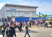 Bentrok Warnai Eksekusi Showroom di Makassar, Polisi Kerahkan 900 Personel